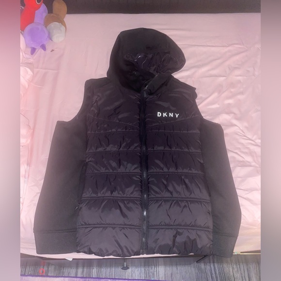 Women’s XL - DKNY Puffer Vest, Black - Picture 3 of 14
